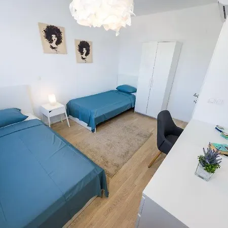 Apartment Leslie * Mali Iž