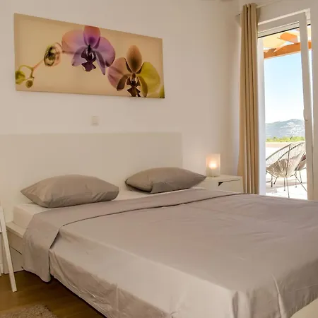 Apartment Leslie Mali Iz